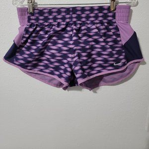 Nike Shorts athletic dri-fit Womens Medium in Purple